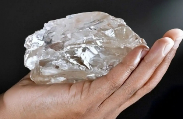 Բոտսվանայում ավելի քան 2,400 կարատ քաշով ադամանդ են գտել